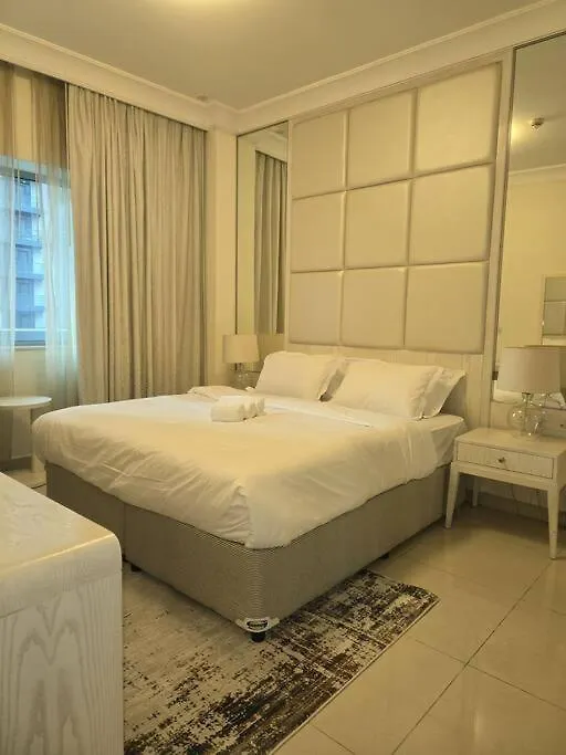 Royal Sky Vacation Homes By Damac Maison Mall Street Dubai 0*,  United Arab Emirates
